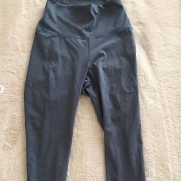 NWOT Glow Collection Peachy Leggings - Dusty Blue - Picture 4 of 4